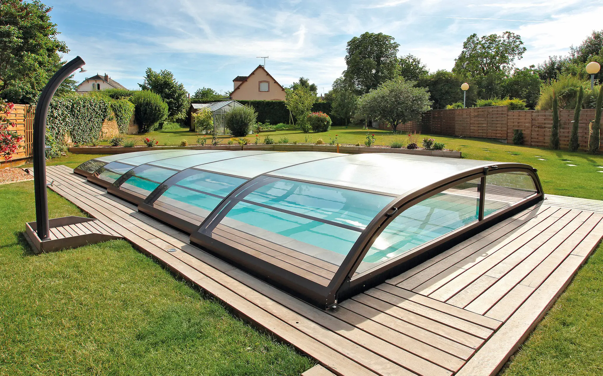 Swimming Pool mit Poolüberdachung für mehr Wörme und Sicherheit